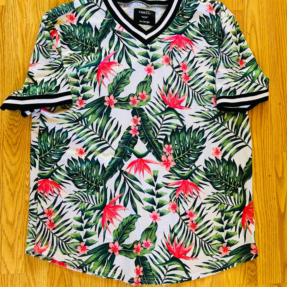 Rue 21 Tropical Women’s Leaf Print Shirt sz XXL